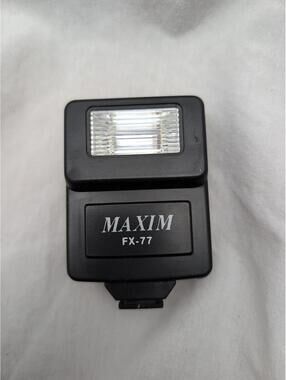 MAXIM FX-77 Electronic Flash Unit Made in Taiwan
